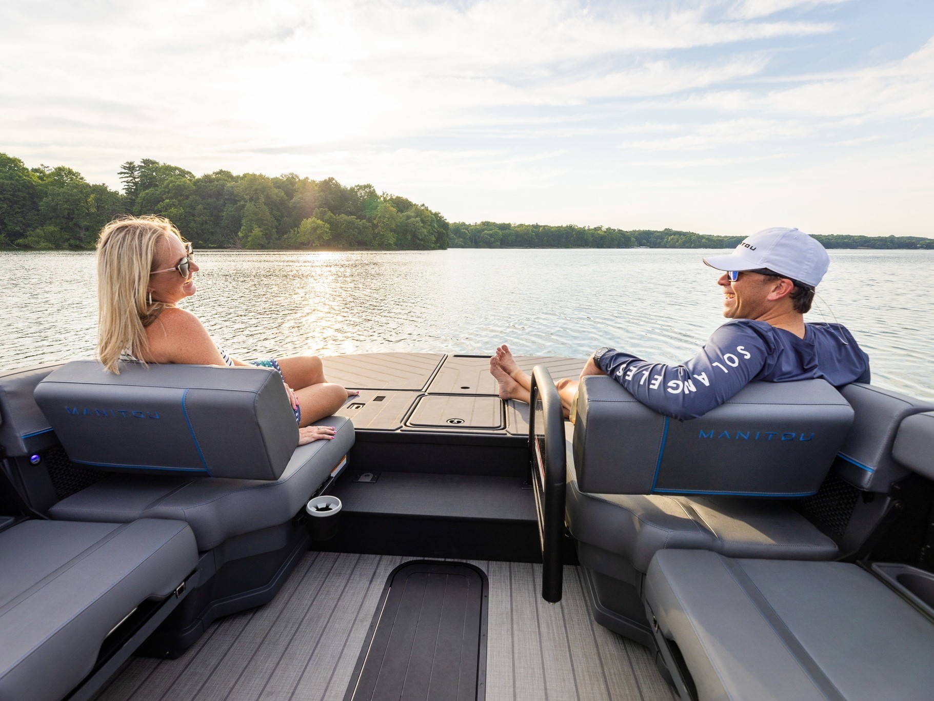 Manitou pontoon